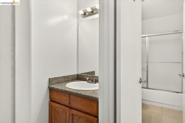 6 Captain Dr 236, Emeryville, CA 94608