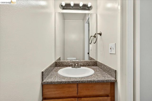6 Captain Dr 236, Emeryville, CA 94608