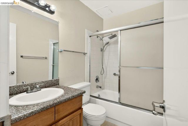 6 Captain Dr 236, Emeryville, CA 94608