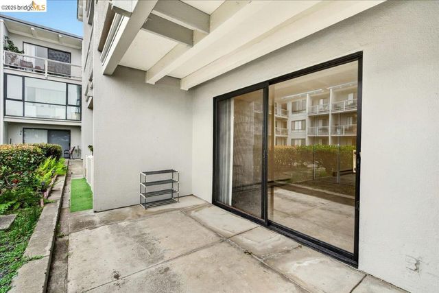 6 Captain Dr 236, Emeryville, CA 94608