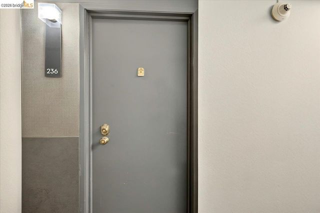 6 Captain Dr 236, Emeryville, CA 94608