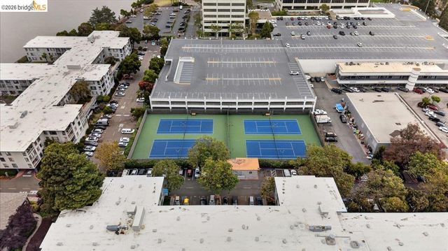 6 Captain Dr 236, Emeryville, CA 94608