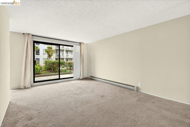6 Captain Dr 236, Emeryville, CA 94608