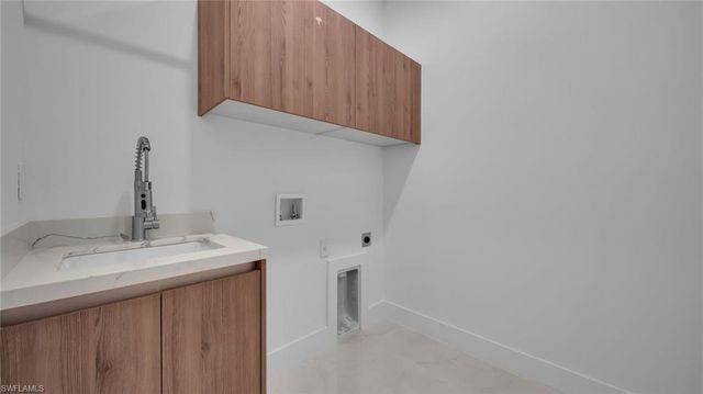 1713 NW 2nd ST, Cape Coral, FL 33993