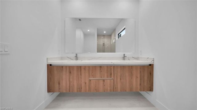 1713 NW 2nd ST, Cape Coral, FL 33993