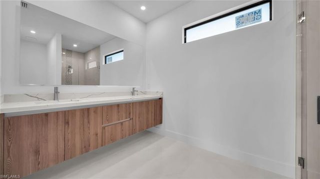 1713 NW 2nd ST, Cape Coral, FL 33993