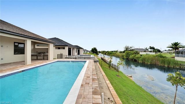 1713 NW 2nd ST, Cape Coral, FL 33993