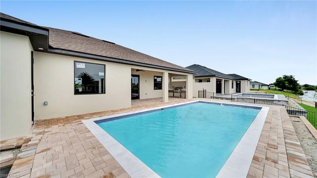 1713 NW 2nd ST, Cape Coral, FL 33993