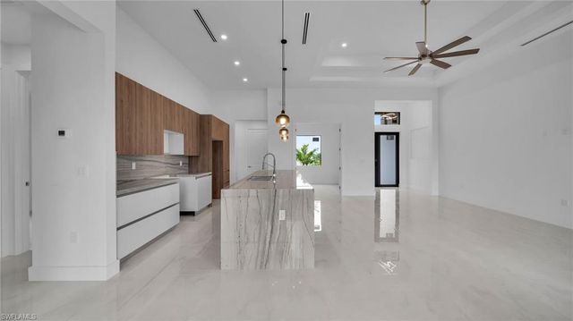 1713 NW 2nd ST, Cape Coral, FL 33993