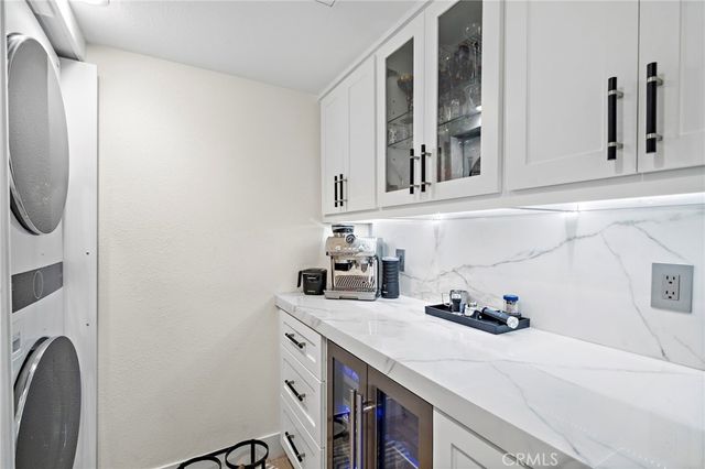 526 Vista Grande, Newport Beach, CA 92660
