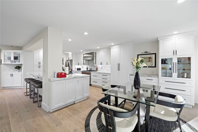 526 Vista Grande, Newport Beach, CA 92660