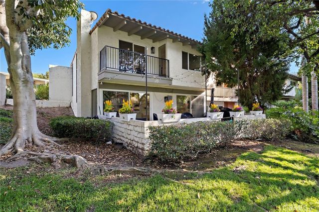 526 Vista Grande, Newport Beach, CA 92660