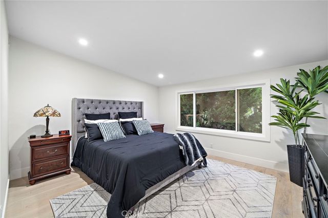 526 Vista Grande, Newport Beach, CA 92660