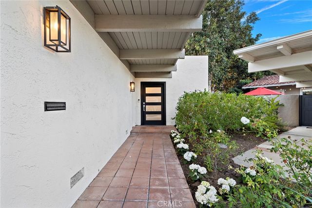 526 Vista Grande, Newport Beach, CA 92660