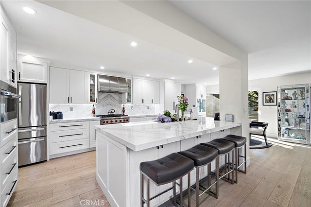 526 Vista Grande, Newport Beach, CA 92660
