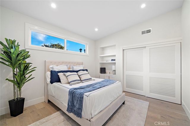 526 Vista Grande, Newport Beach, CA 92660