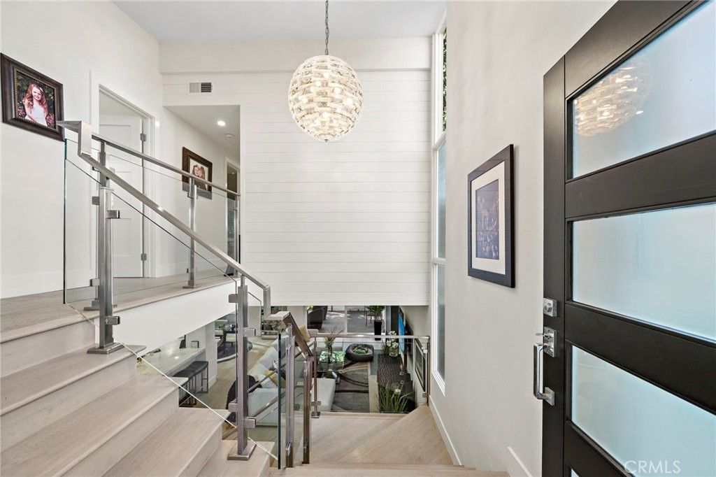 526 Vista Grande, Newport Beach, CA 92660 — photo 2