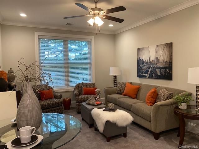 9 Lafayette Place 2B, Woodmere, NY 11598