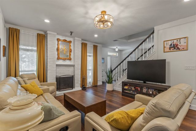 1008 Derby Run, Carrollton, TX 75007