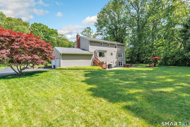85 Teeter Rock Road, Trumbull, CT 06611