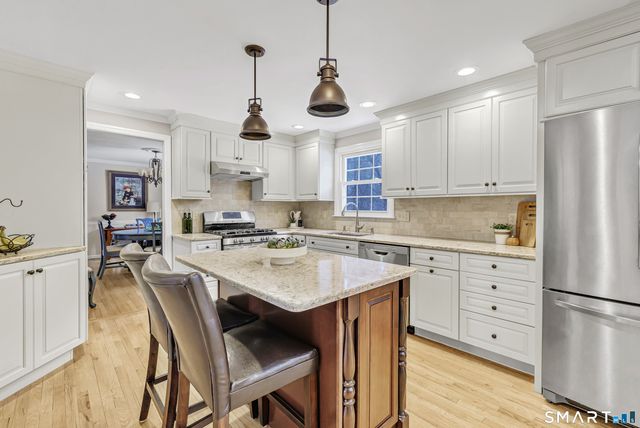 85 Teeter Rock Road, Trumbull, CT 06611