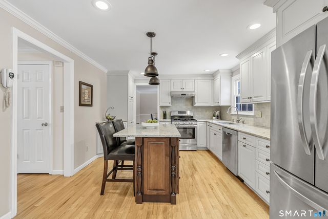 85 Teeter Rock Road, Trumbull, CT 06611