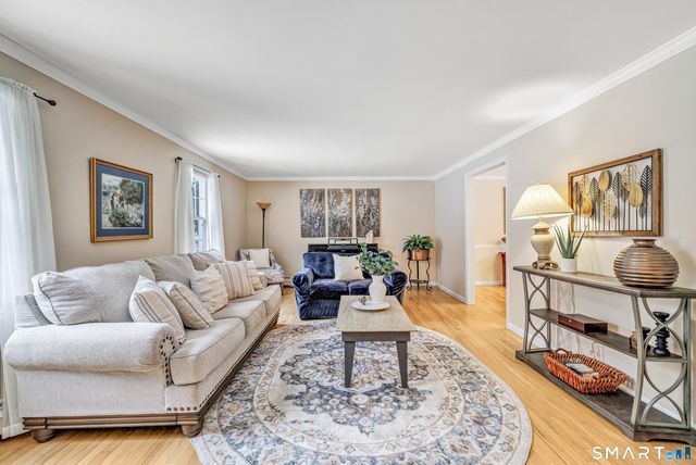 85 Teeter Rock Road, Trumbull, CT 06611