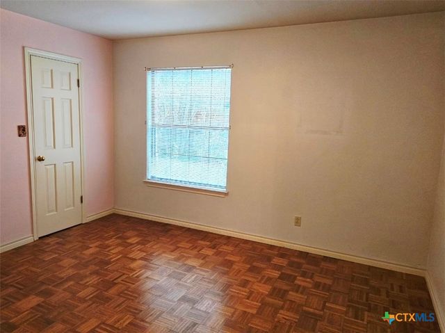 112 Country Lane, Seguin, TX 78155