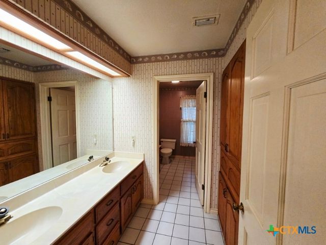 112 Country Lane, Seguin, TX 78155