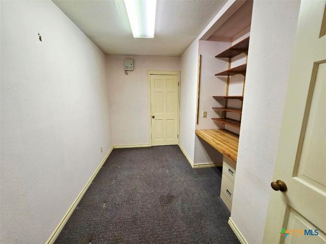 112 Country Lane, Seguin, TX 78155