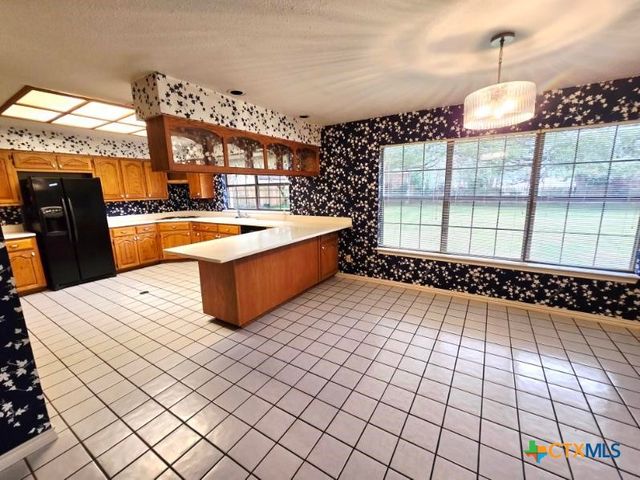 112 Country Lane, Seguin, TX 78155