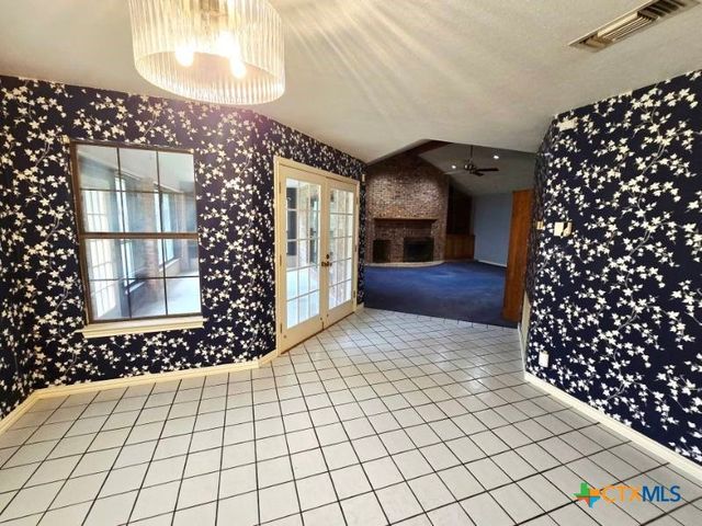 112 Country Lane, Seguin, TX 78155