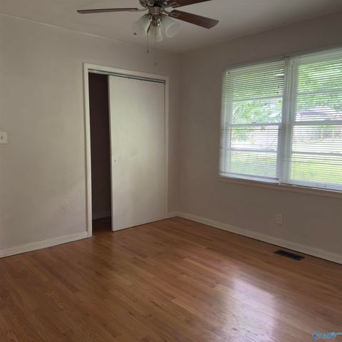 1806 Stevens Drive NE, Huntsville, AL 35801