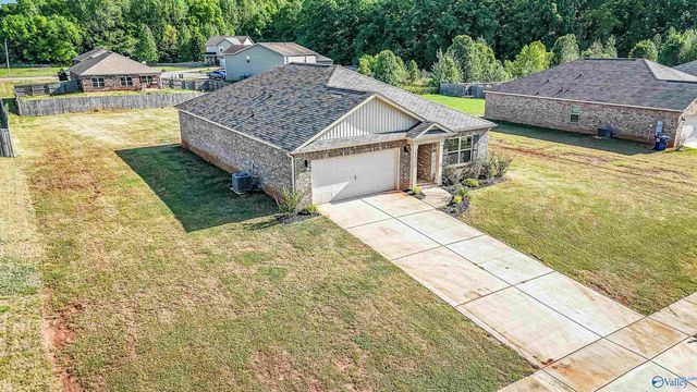175 Meadowridge Drive, Hazel Green, AL 35750