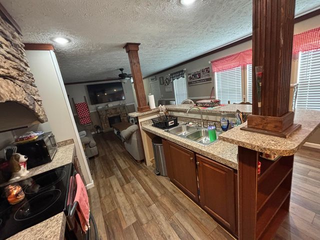 1445 State Highway 223, Flat Lick, KY 40935