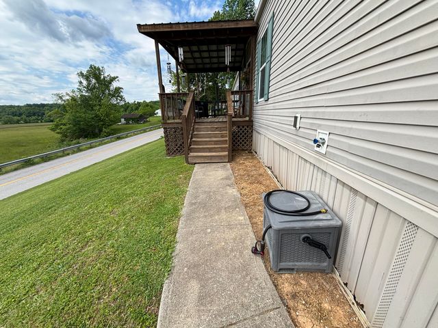 1445 State Highway 223, Flat Lick, KY 40935