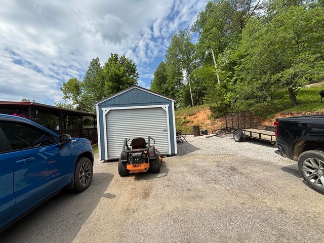 1445 State Highway 223, Flat Lick, KY 40935