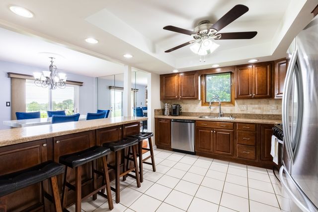 15700 Deerfield Court 2N, Orland Park, IL 60462