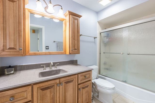15700 Deerfield Court 2N, Orland Park, IL 60462