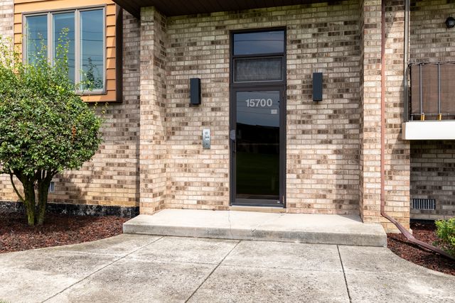 15700 Deerfield Court 2N, Orland Park, IL 60462