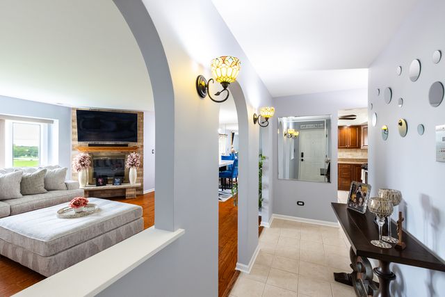 15700 Deerfield Court 2N, Orland Park, IL 60462