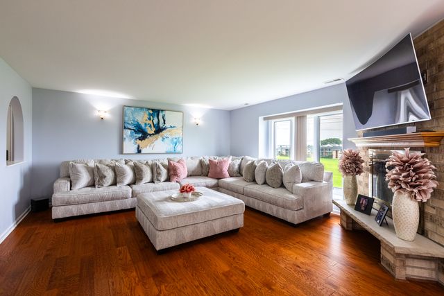 15700 Deerfield Court 2N, Orland Park, IL 60462