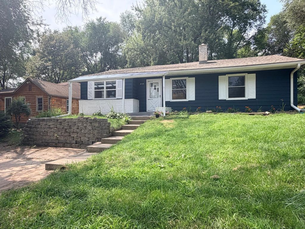 658 Gentry Avenue N, Oakdale, MN 55128 — exterior