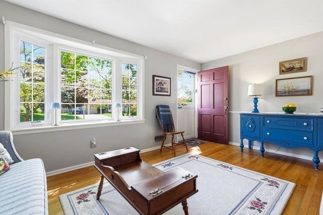 96 Sleepy Hollow Dr, Cumberland, RI 02864