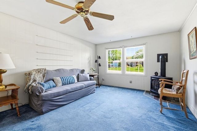 96 Sleepy Hollow Dr, Cumberland, RI 02864