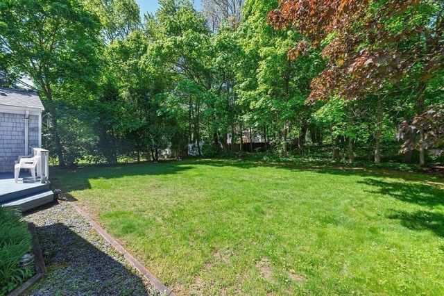 96 Sleepy Hollow Dr, Cumberland, RI 02864