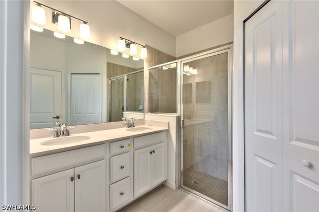 2591 vine AVE, Naples, FL 34120
