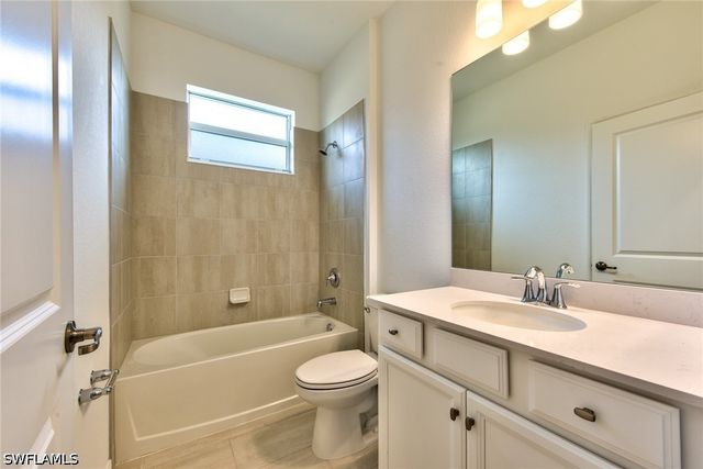 2591 vine AVE, Naples, FL 34120