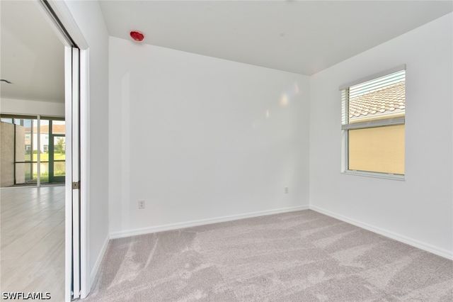 2591 vine AVE, Naples, FL 34120