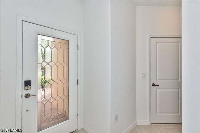 2591 vine AVE, Naples, FL 34120